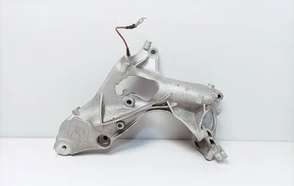 BMW iX Engine mounting bracket 9485634