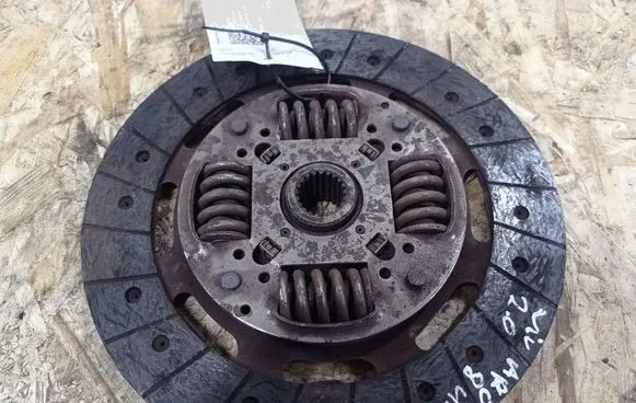 Opel Vivaro Clutch pressure plate 8201313792
