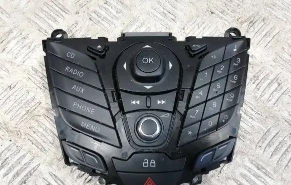 Radio/CD/DVD/GPS head unit