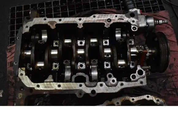 Volkswagen Touran II Engine block CTH
