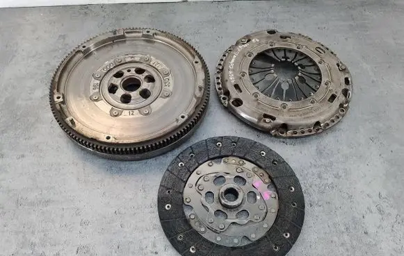 Skoda Octavia Mk2 (1Z) Dual mass flywheel 