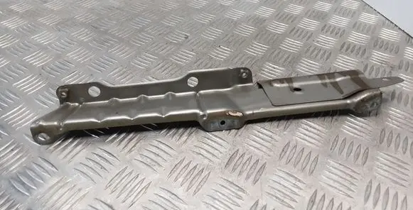 Subaru B9 Tribeca Fender mounting bracket