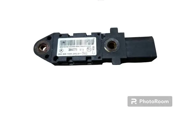 Mercedes-Benz E W211 Airbag deployment crash/impact sensor 0028201326