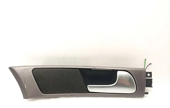 Front door high frequency speaker