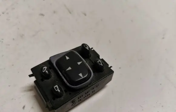 Mercedes-Benz S W220 Wing mirror switch 2208211651