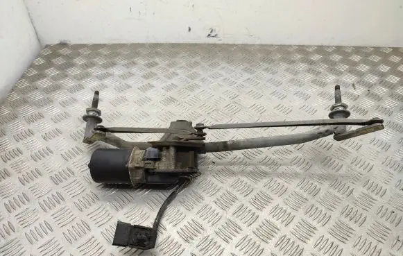 Opel Vivaro Front wiper linkage and motor