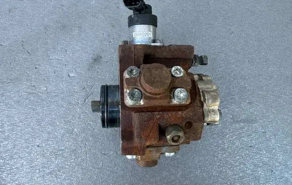 Nissan Patrol Y61 Fuel injection high pressure pump 16700MA70A