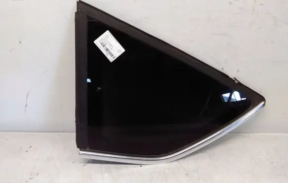 Ford Kuga I Rear side window