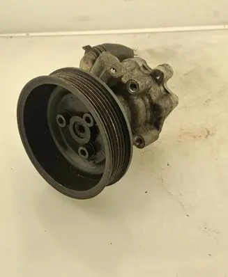 Volkswagen Golf IV Power steering pump 030145269A