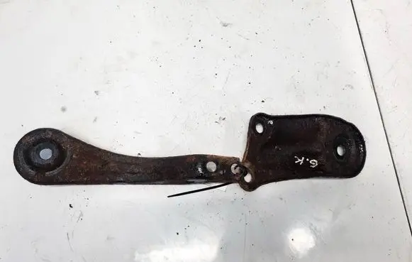 Toyota Avensis T250 Engine mounting bracket 