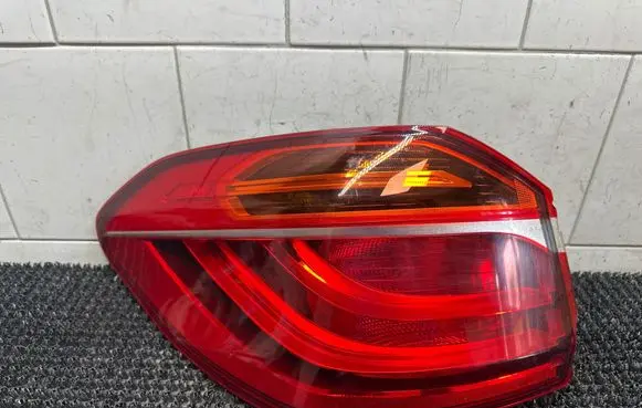 BMW 2 F46 Rear/tail lights 7330473