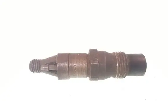 Volkswagen PASSAT B3 Fuel injector 068130202E