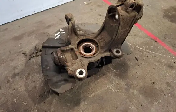 Front wheel hub