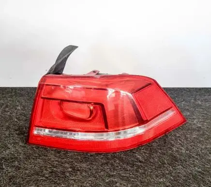 Volkswagen PASSAT B7 Rear/tail lights 3AE945096F