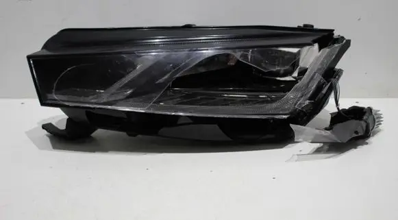 Skoda Octavia Mk4 Headlight/headlamp