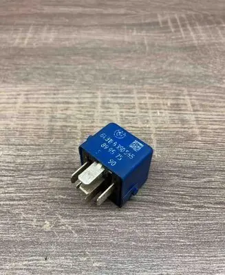 BMW 7 E32 Other relay 8350565 899575