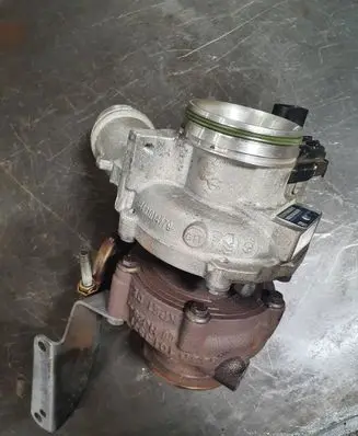 BMW 2 F45 Turbo 8513635