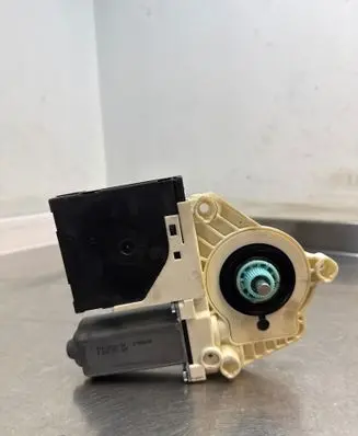 Seat Altea XL Front door window regulator with motor 5P0837401N 1T0959701L S1519H009