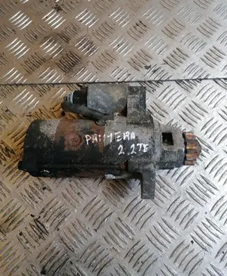 Nissan Primera Starter motor 233008H801