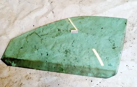 Audi A4 S4 B5 8D Front door window glass four-door as2