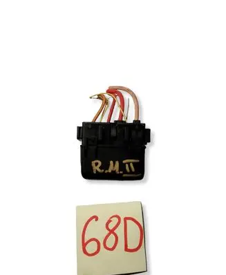 Renault Megane II Relay mounting block 8200222930