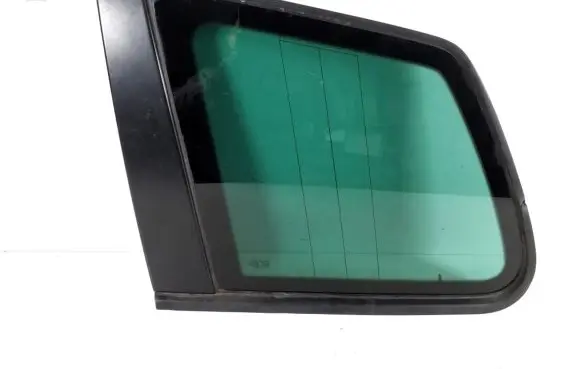 Volkswagen Touareg I Rear side window 7L6845297