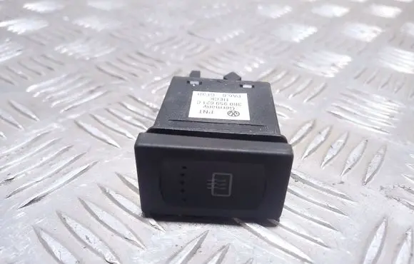 Volkswagen PASSAT B5.5 Windscreen/window heater switch 3B0959621C