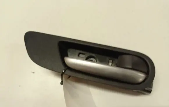 Mazda 3 II Front door interior handle