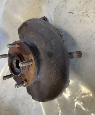 Peugeot 4007 Front wheel hub spindle knuckle