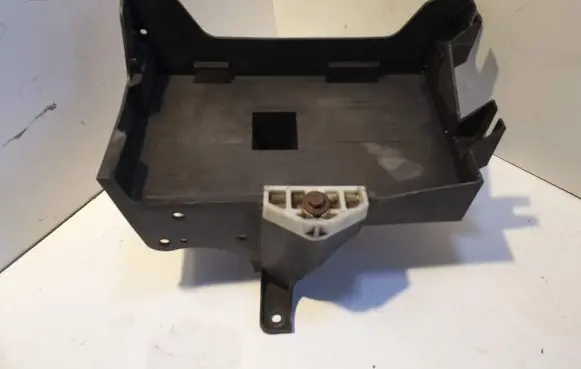 Land Rover Freelander Battery box tray 