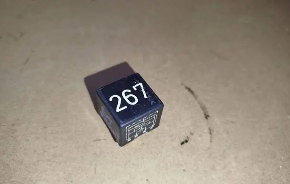 Volkswagen PASSAT B5 Other relay 443919578C 267