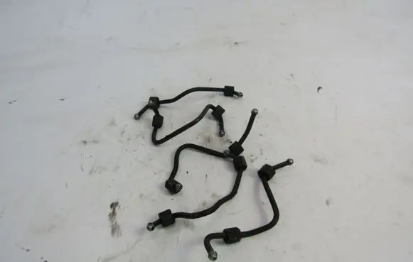 Peugeot 206 CC Fuel injector supply line/pipe 