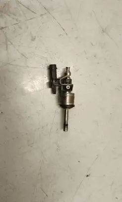 Volkswagen Taigo Fuel injector 0261500443
