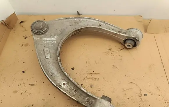 BMW 6 F06 Gran coupe Front upper control arm/wishbone AW608216