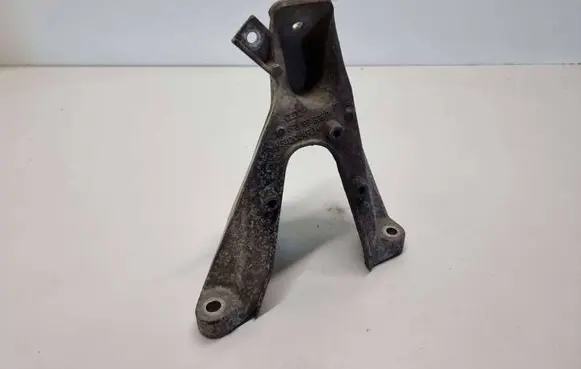 Audi A6 S6 C6 4F Engine mounting bracket 4F0199308P