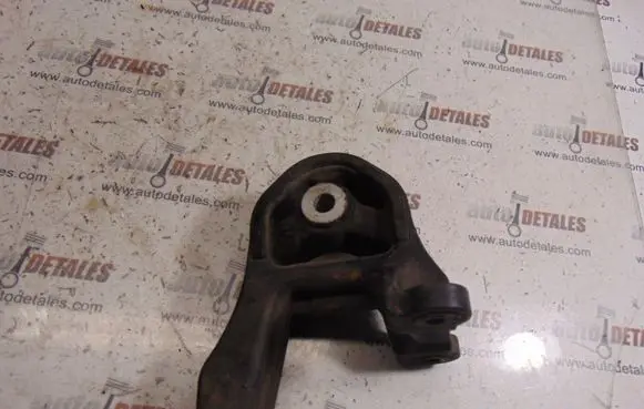 Honda CR-V Rear differential/diff mount bracket AV69824
