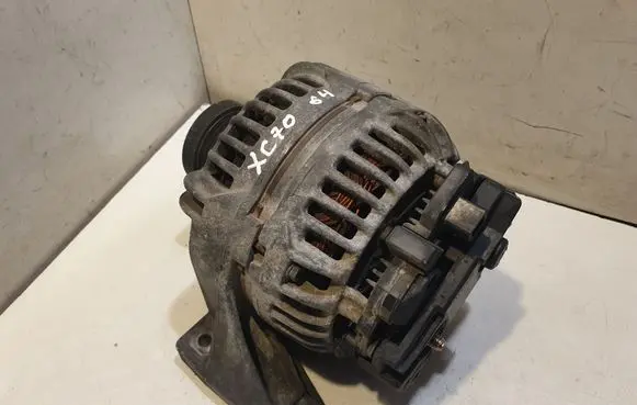 Volvo XC70 Generator/alternator 30667787 0124525060