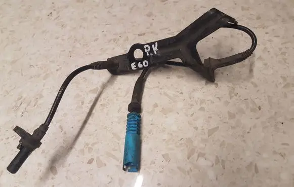 BMW X5 E70 ABS brake wheel speed sensor 611269087059