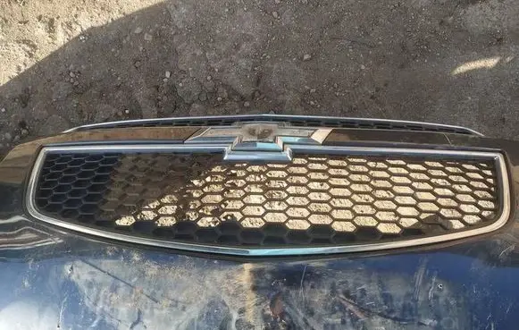Chevrolet Cruze Front grill