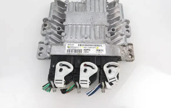 Ford Focus Engine control unit/module 7M5112A650APC 5WS40607CT