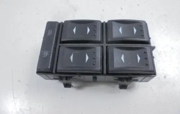 Ford Mondeo Mk III Electric window control switch 1S7T14A132BD
