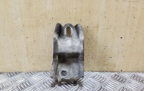 Citroen DS4 Sway bar bush bracket, front 