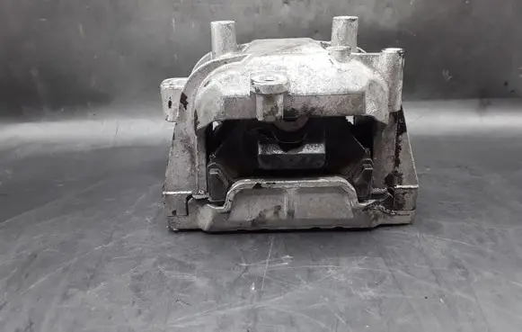 Skoda Superb B6 (3T) Engine mount bracket 1K0199262 1K0199262CB