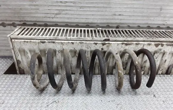 Audi A6 S6 C4 4A Rear coil spring
