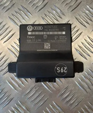 Volkswagen Golf Plus Gateway control module 1K0907530E 1K0907951