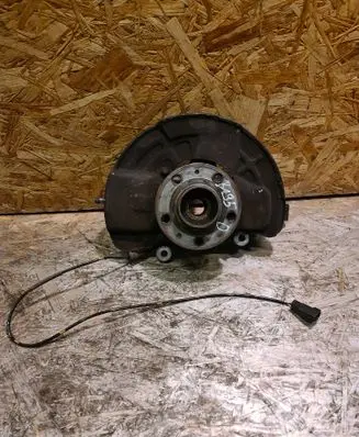 Volvo V70 Front wheel hub 9461944