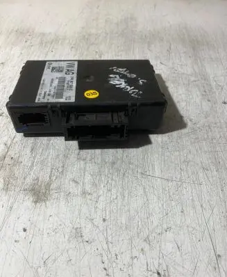 Volkswagen Touareg II Gateway control module 7P6907530C 7P6907530A