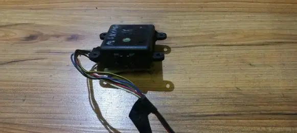 Nissan Maxima Air flap motor/actuator