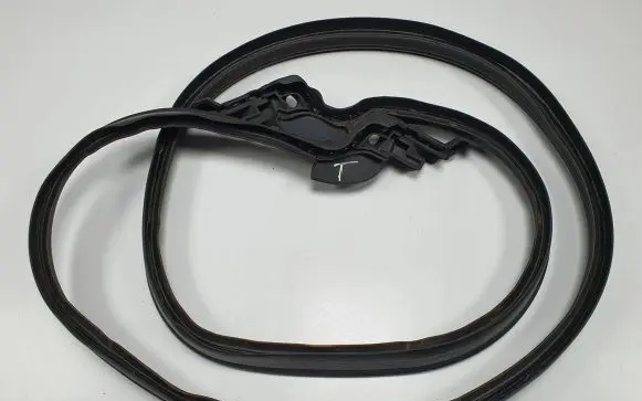 Mercedes-Benz E C207 W207 Sunroof sealing rubber A2077500398