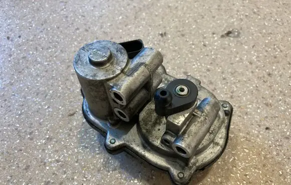 Audi A6 S6 C6 4F Intake manifold valve actuator/motor 059129086F